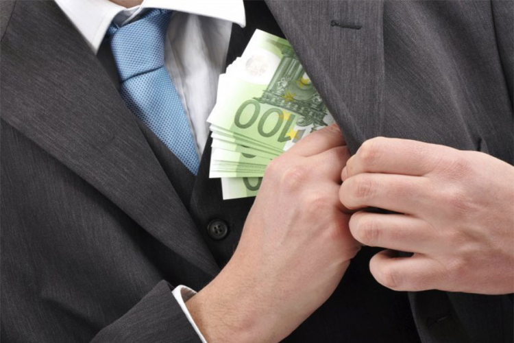 Dogovorio udaju maloljetne ćerke za 1.000 evra