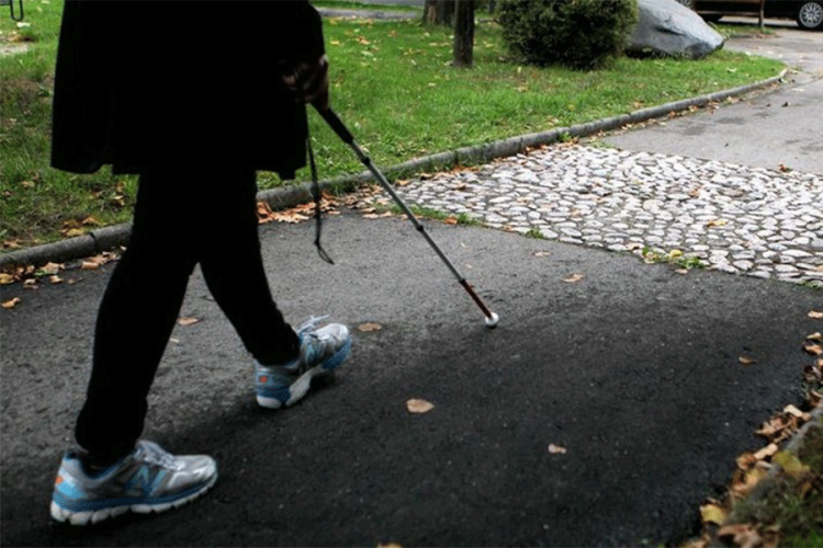 Slijepi i slabovidi u Doboju ne mogu dobiti personalne asistente