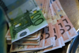 Evro nastavlja jačanje prema dolaru
