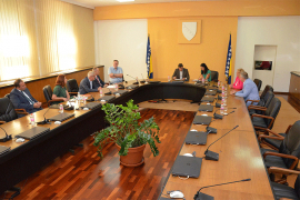Poklon diplomatama SAD-"Ko ne sluša Lavrova, slušaće Šojgua"