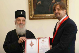Patrijarh Irinej odlikovao Milana Popovića