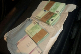 Pokušali da prenesu preko granice 200.000 evra i kokain