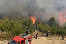 Vatra prijeti kućama i pomoćnim objektima u Foči