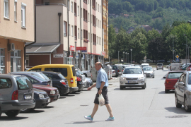 Usred dana starici oteo novčanik