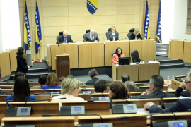 Parlamentarci u FBiH planduju, a spremaju se protesti