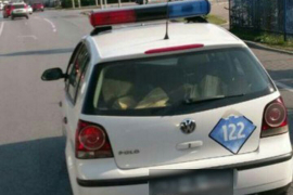 Banjalučki policajci u službenom automobilu prevoze drva