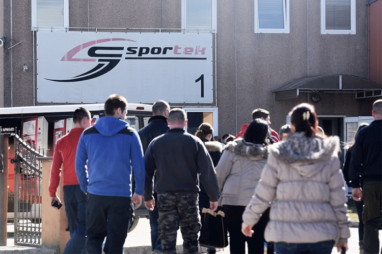Radnice kotorvaroškog "Sporteka" krale u preduzeću