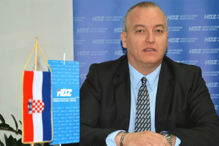 Odgovor na kampanju za izvinjenje zbog Oluje: Streljajte ih!