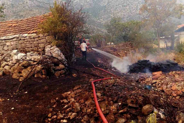 Pogoršava se situacija u Trebinju, vatra prijeti selima