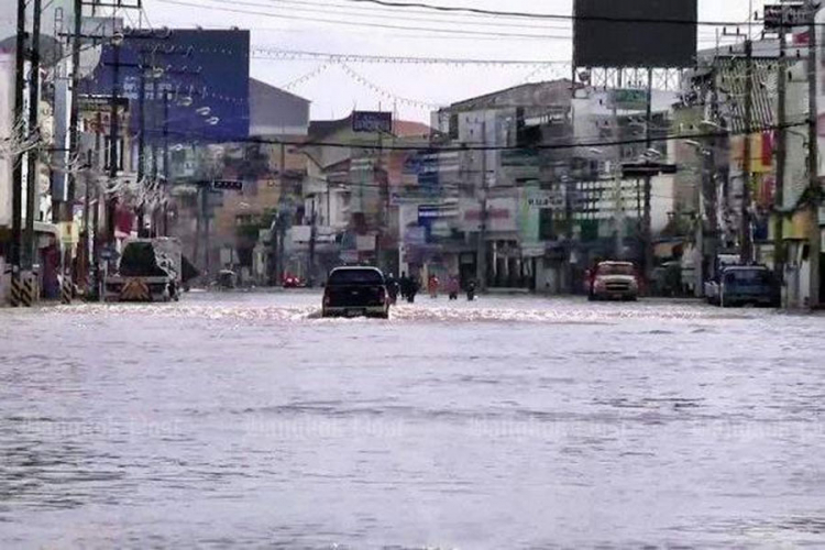 Poplave na Tajlandu: 23 mrtvih, šteta oko 300 miliona dolara