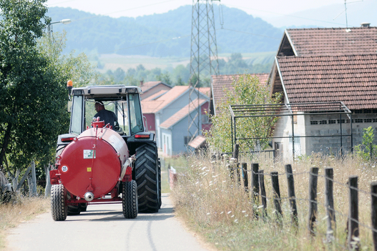 Muke s nestašicom vode: Cisterne spas, ali neki nemaju da plate