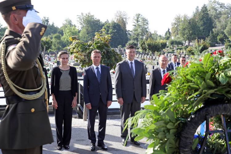 Plenković: Oluja spriječila 'nove Srebrenice'