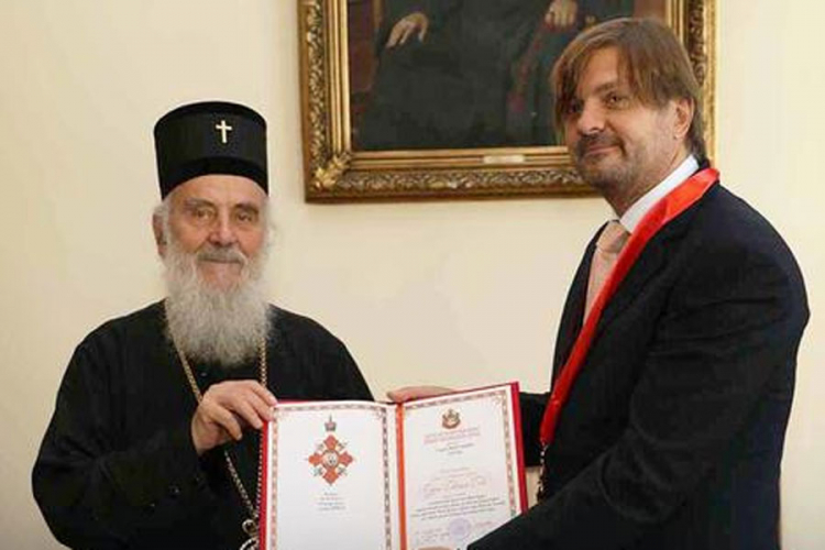 Patrijarh Irinej odlikovao Milana Popovića