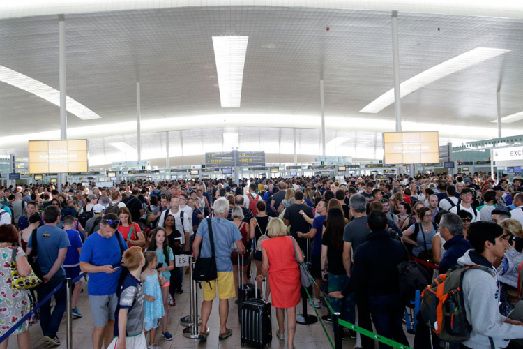 Haos na aerodromu u Barseloni zbog štrajka obezbjeđenja