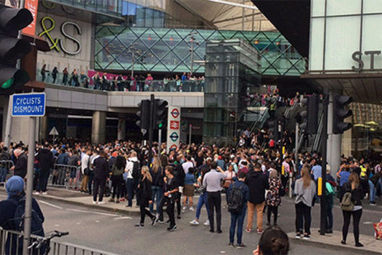 Evakuisan tržni centar u Londonu zbog bombe