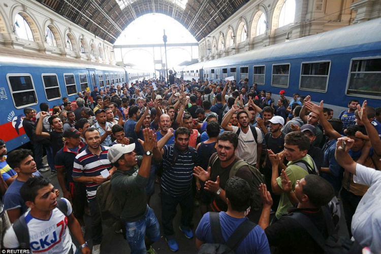 Zemlje EU započele proces vraćanja migranata u Grčku