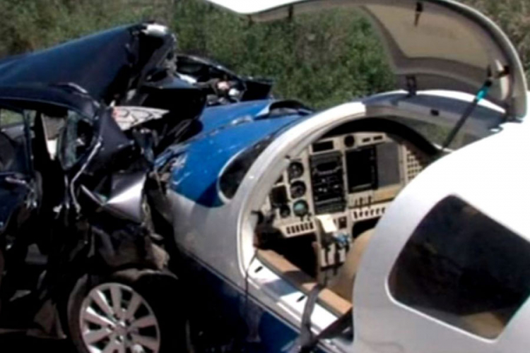 Sudar aviona i automobila u Čečeniji