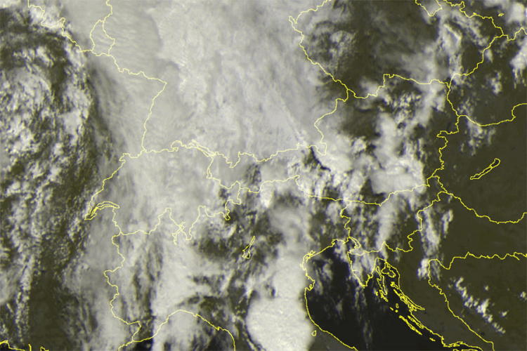 Ogromni olujni oblak nad Italijom, kreće se ka istoku