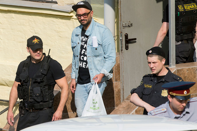 Ruskom reditelju određen kućni pritvor, protest umjetnika
