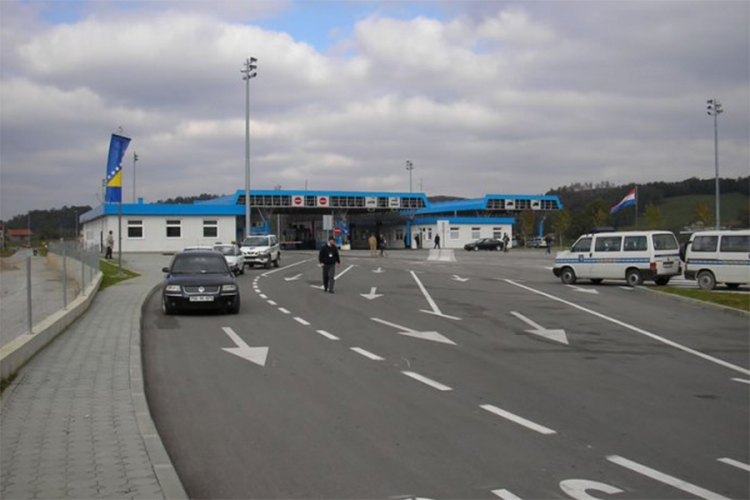 Obustavljen saobraćaj na prelazu Velika kladuša - Maljevac