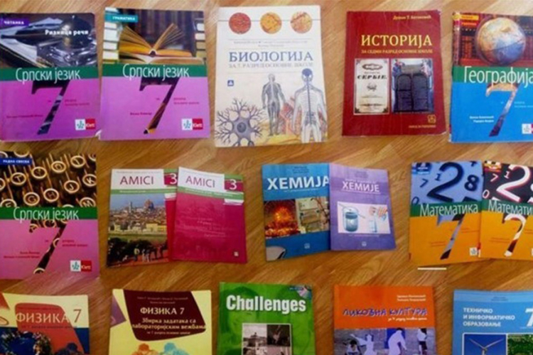 Višečlanim porodicama najviše treba knjiga za sedmi razred