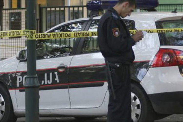 Nezgoda u Lukavcu, teško povrijeđen vozač mopeda