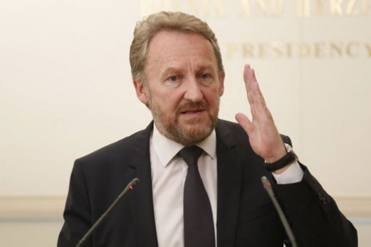 Izetbegović: Zločini mudžahedina se mogu pobrojati na prste jedne ruke