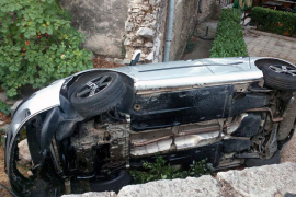 Troje povrijeđeno u prevrtanju golfa, jedno teže