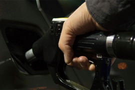 Ukrao sa benzinske pumpe 240 KM uz prijetnju pištoljem