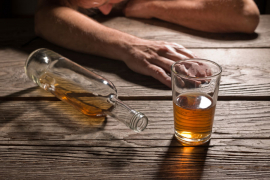 Lijekovima za šizofreniju i alkoholom omamljivao pa pljačkao goste?