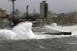 Irma ponovo ojačala, dio Floride bez struje, broj poginulih raste