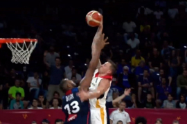 Najbolje zakucavanje Evrobasketa iz svih uglova