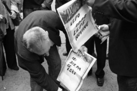 U Zagrebu ponovo spaljene srpske novine, policija uhapsila protivnika ...