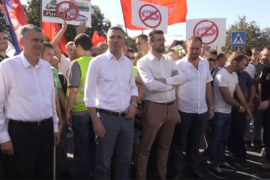 Pristalice Dveri brutalno pretukle novinarke Pinka, napadač priveden
