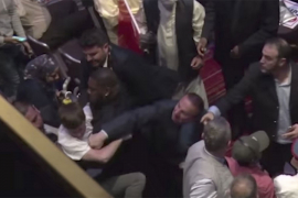 Protestovali protiv Erdoana u Njujorku, pa pretučeni i izbačeni