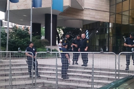 Članovi saveza ratnih vojnih invalida ušli u zgradu Parlamenta