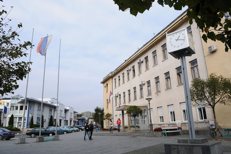 Koliko su zadužene lokalne zajednice u RS: Male opštine grcaju u dugovima