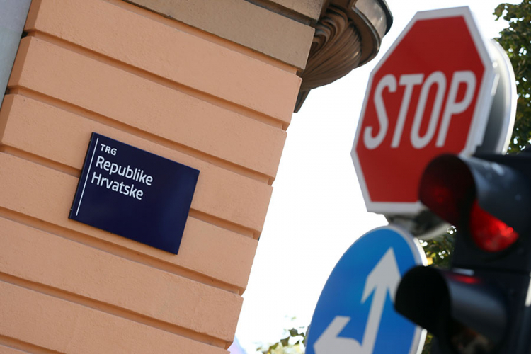 U Zagrebu skinute ploče s natpisom Trg maršala Tita