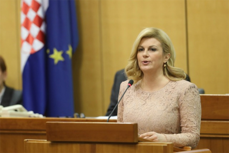Grabar-Kitarović: "Za dom spremni" stari hrvatski pozdrav
