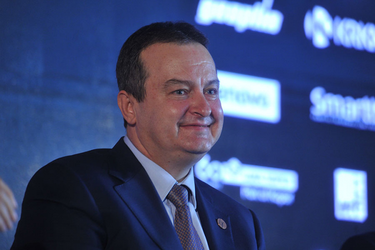 Dačić: Nadam se da ćemo ući u EU pre nego što se raspadne