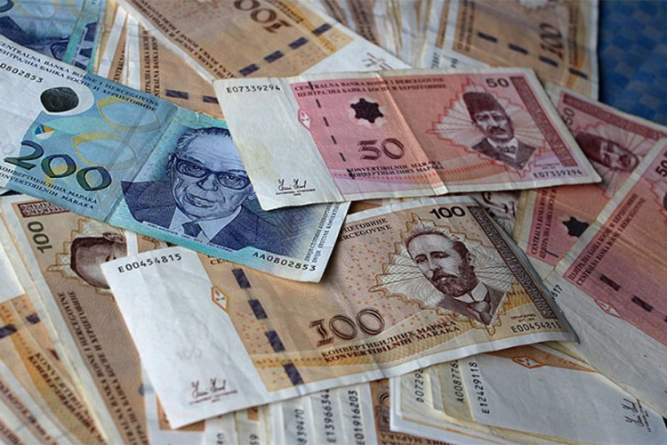 Troje Prnjavorčana osumnjičeno za krađu 10.150 maraka