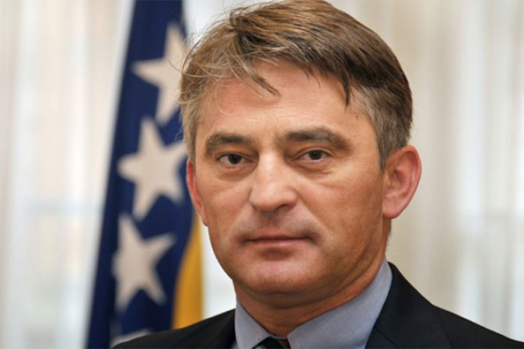 Komšić: Ko normalan može zaboraviti izjavu Vučića '100 za jednoga'