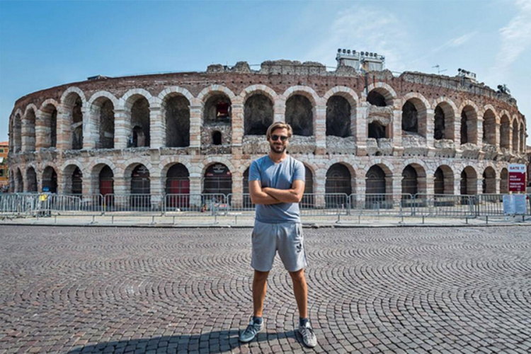 Stjepan Hauser postao plavušan