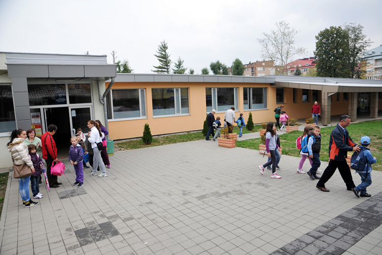 Osnovna škola na Starčevici preopterećena, jedino rješenje pomjeranje upisnih područja