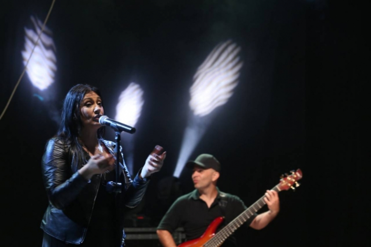 Makedonska diva Kaliopi ljubavlju i divnim glasom ispunila zidine tvrđave Kastel