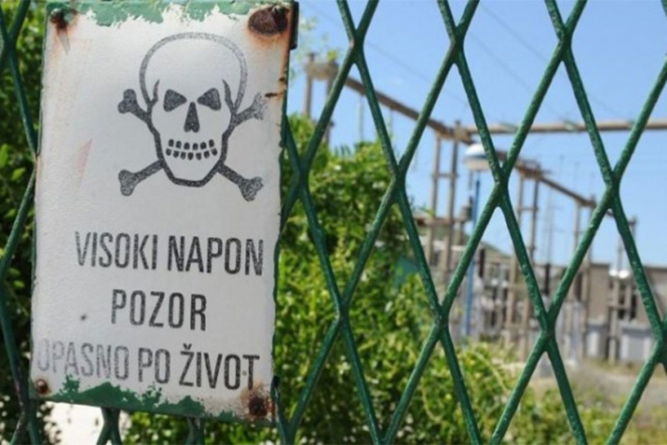 Radnik iz Doboja preminuo od posljedica strujnog udara