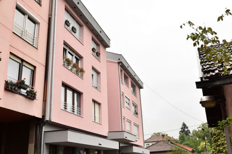 Zgrada u Rosuljama u novom ruhu