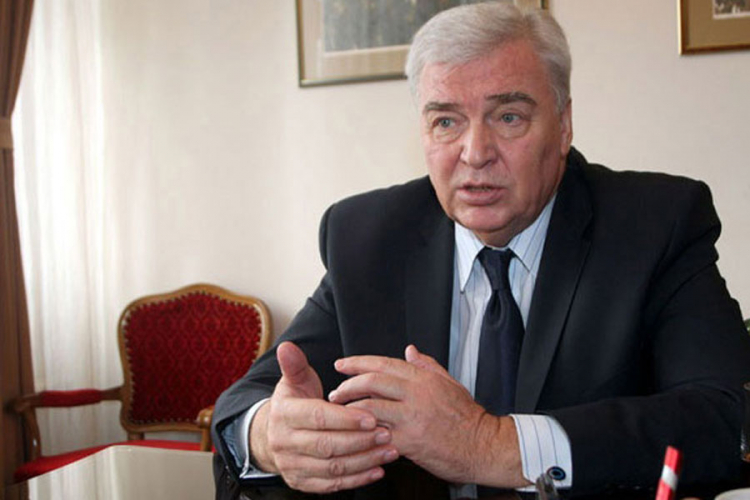 Pavić: U parlament uvoditi dijalog, a ne cirkus