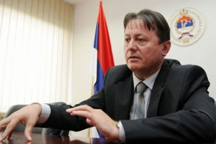 Prihvaćena ostavka Duška Šnjegote