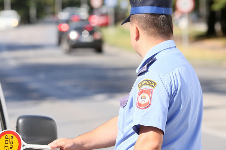 Sudar tri vozila na Manjači, jedno lice poginulo